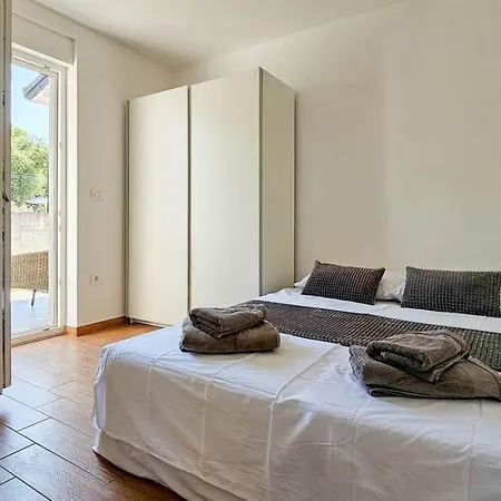 Apartment Pavlovic *